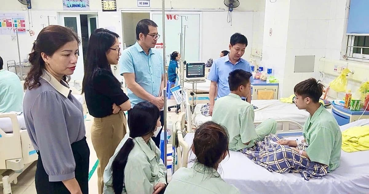 Bộ GD&ĐT thăm hỏi gia đình học sinh đuối nước tại Quảng Ninh