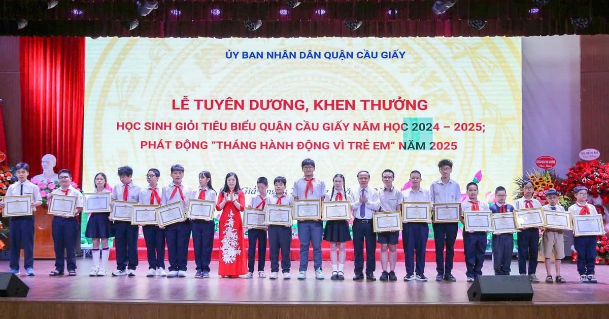 Học sinh lớp 1 ở Bắc Ninh hân hoan trong ngày đầu tới trường