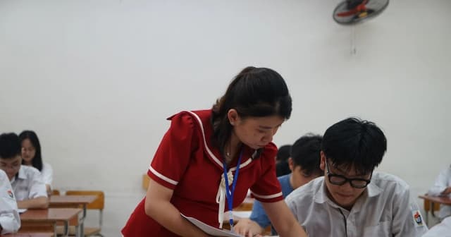 Những điểm mới và cách ứng phó khi làm bài Vật lí thi tốt nghiệp THPT 2025