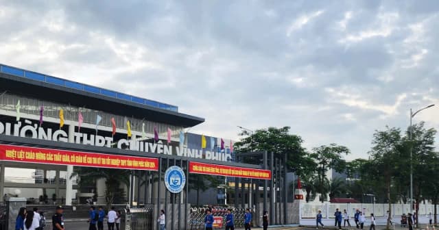 Đoàn giáo viên Nhật Bản giao lưu với học sinh Thủ đô
