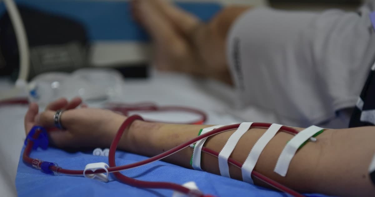 Suy thận vì dùng nước tăng lực, thức khuya để ôn thi