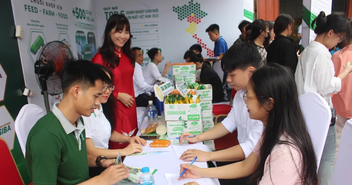 Gần 3.000 cơ hội việc làm cho sinh viên tại ngày hội tuyển dụng