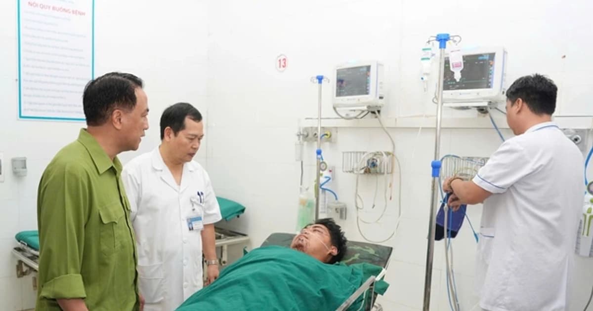Điện Biên lập trạm y tế lưu động, đưa tổ cấp cứu tiếp cận vùng lũ bị chia cắt