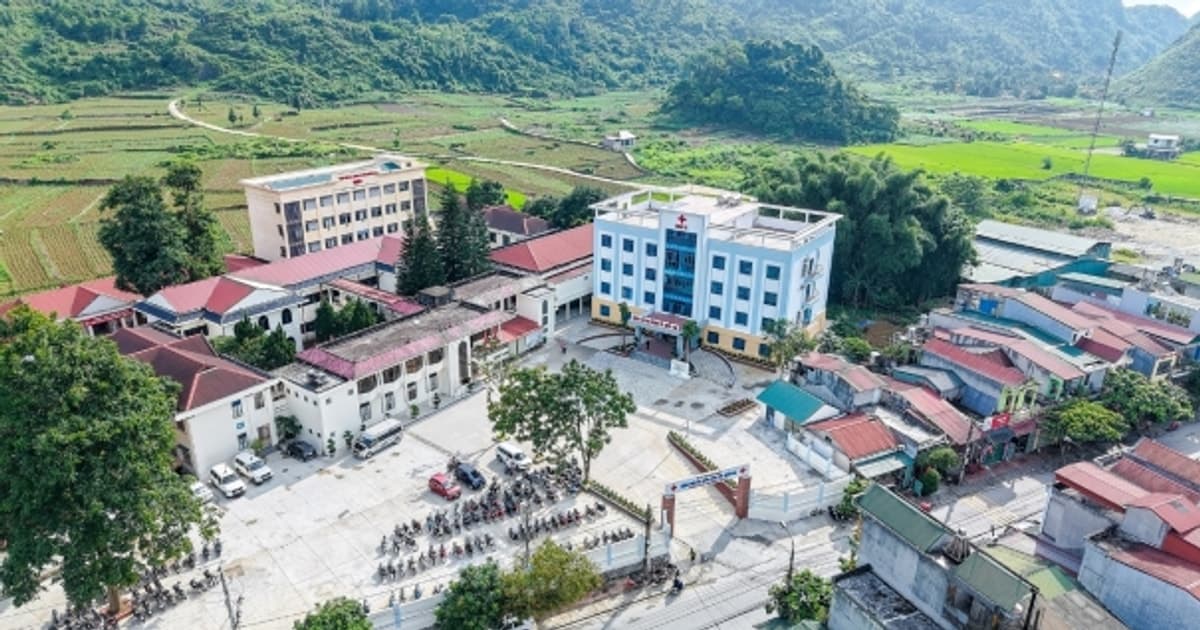 Người dân Quản Bạ yên tâm chăm sóc sức khỏe tại cơ sở y tế mới