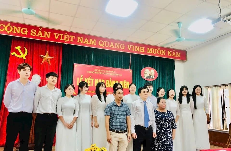 Đổi mới và tăng cường giáo dục lý tưởng cách mạng cho học sinh