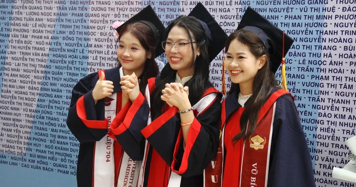 775 tân bác sỹ Y học cổ truyền, Y khoa và Dược sỹ nhận bằng tốt nghiệp năm 2025
