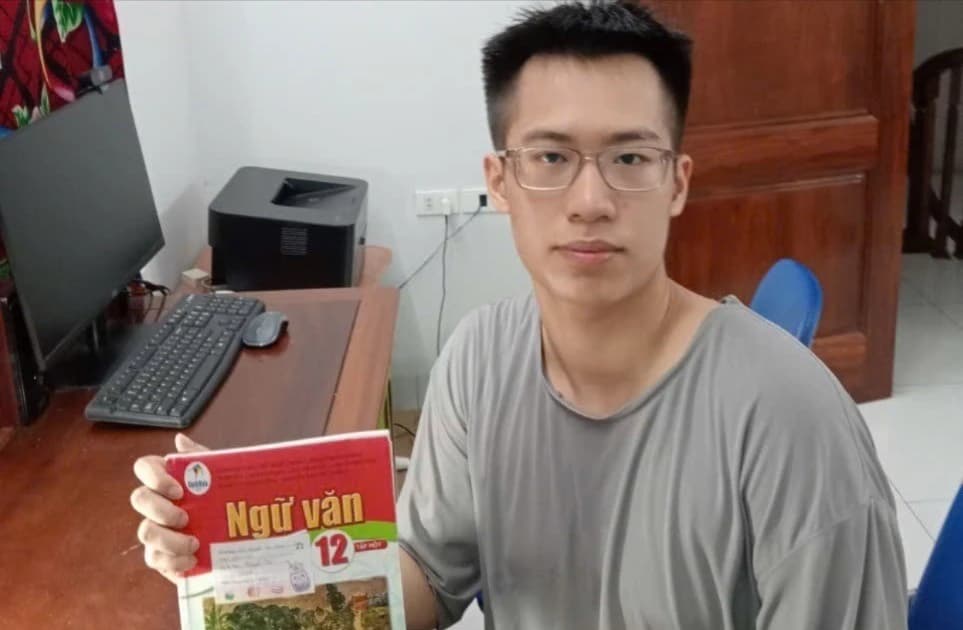 Thủ khoa chia sẻ trải nghiệm học tập với SGK Cánh Diều: Dễ hiểu, dễ nhớ