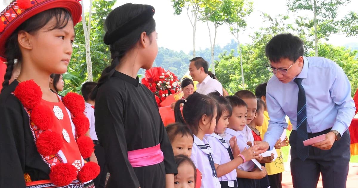 Bộ GD&ĐT ‘Tri ân, Về nguồn’ 80 năm hình thành và phát triển