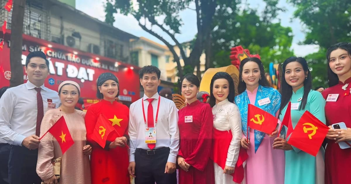 Dàn sao Việt rạng rỡ, dậy từ 1h sáng chuẩn bị Tổng duyệt diễu hành 2/9