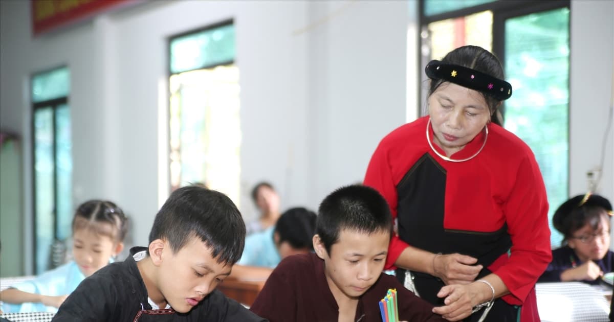 Lào Cai dự kiến hợp đồng gần 2.000 giáo viên năm học 2025 – 2026 để 'giải cơn khát' nhân lực