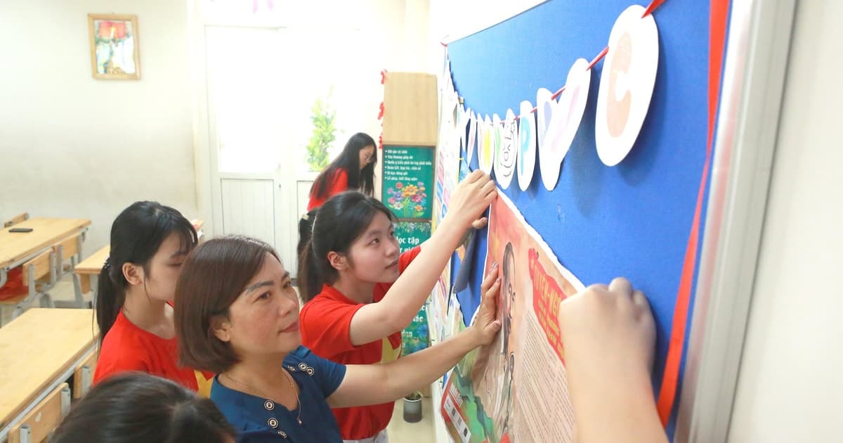 Hà Nội rộn ràng không khí chuẩn bị cho lễ khai giảng năm học mới
