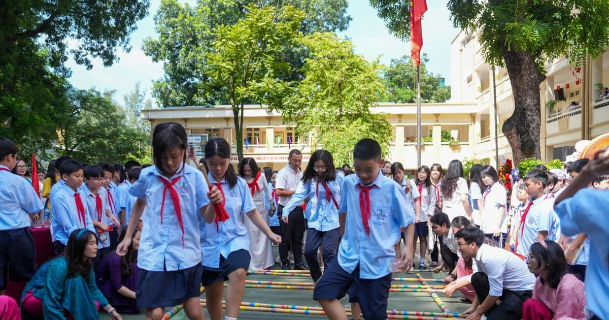 Học sinh đón năm học mới bằng trò chơi dân gian