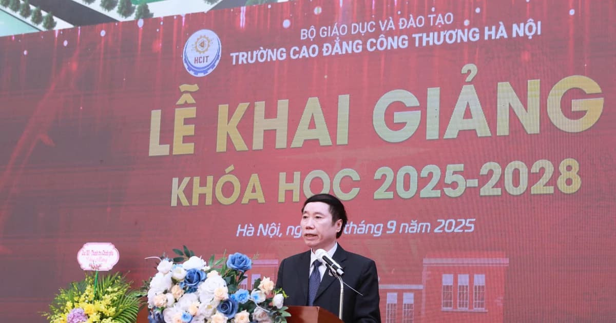 Lời nhắn nhủ ý nghĩa của thầy Hiệu trưởng tới người học ở Lễ khai giảng