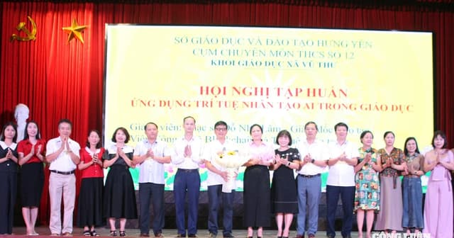 Hơn 450 cán bộ, giáo viên xã Vũ Thư tỉnh Hưng Yên tập huấn ứng dụng AI trong giảng dạy