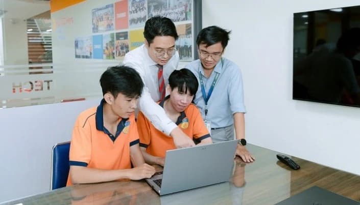 Thầy giáo trẻ 'thắp lửa' đam mê khoa học