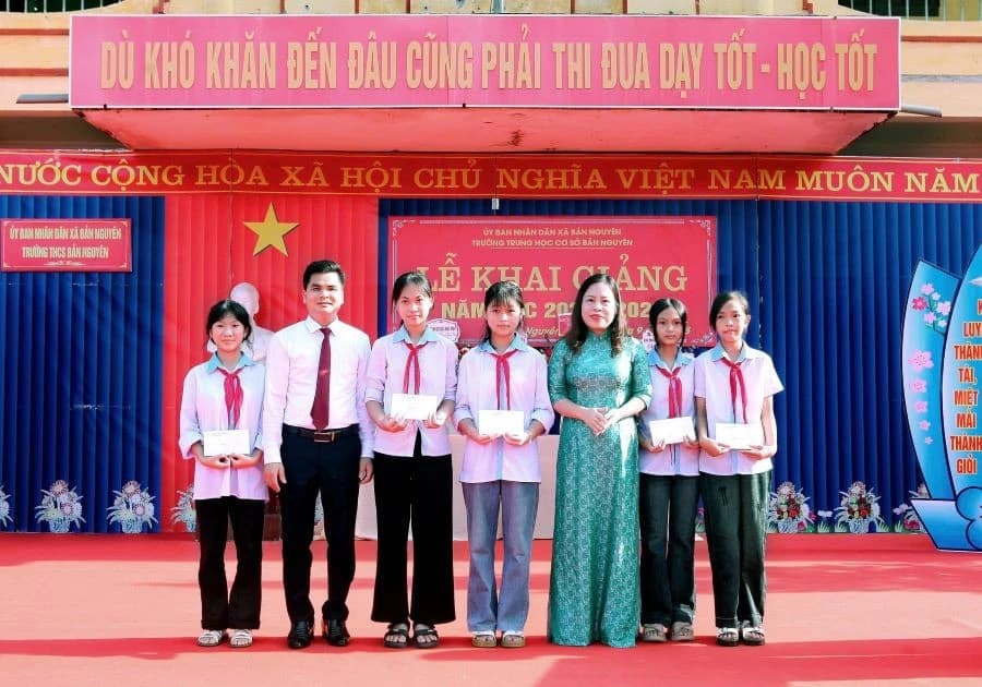 Trường học ở Phú Thọ ổn định nền nếp đầu năm học mới