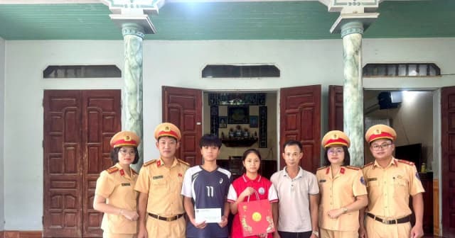 Hai người con nuôi đặc biệt của Công an Phú Thọ đỗ đại học