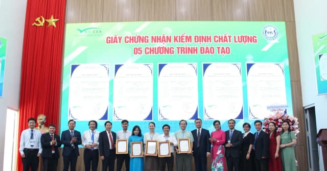 Trường ĐH Sư phạm Kỹ thuật Đà Nẵng có thêm 5 chương trình đạt chuẩn chất lượng
