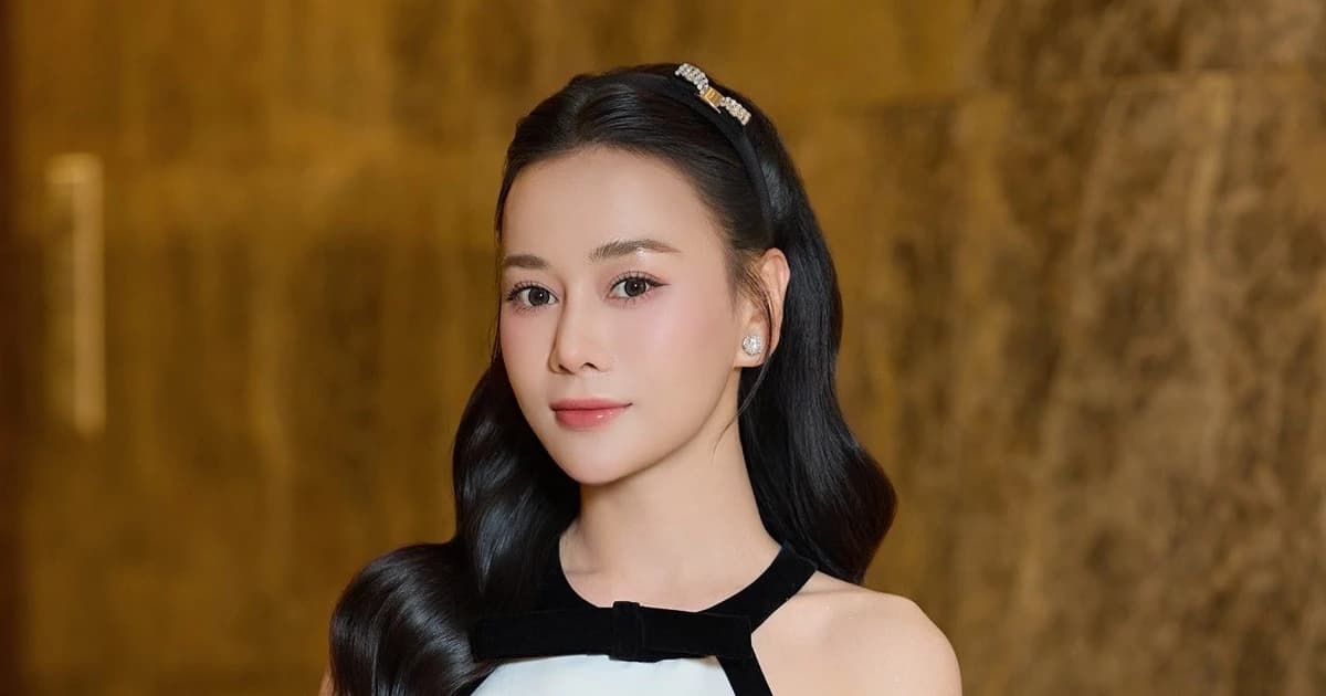 Cặp song sinh nhà Phương Oanh chiếm sóng mạng xã hội ngày sinh nhật