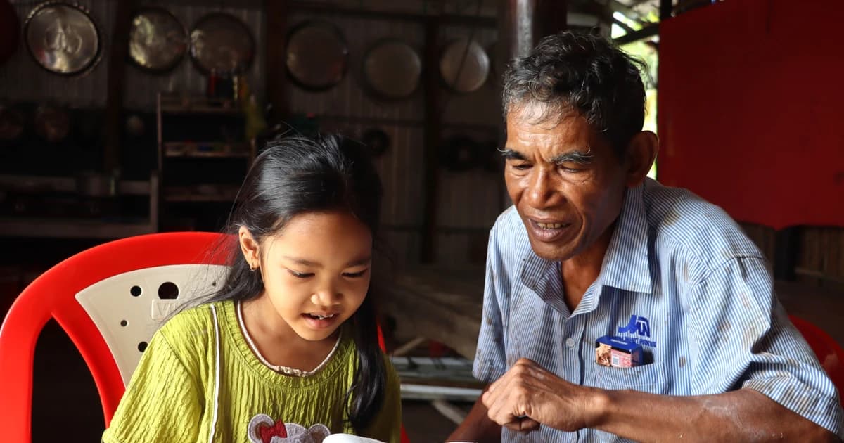 Giữ gìn tiếng nói, chữ viết đồng bào dân tộc thiểu số ở Cà Mau