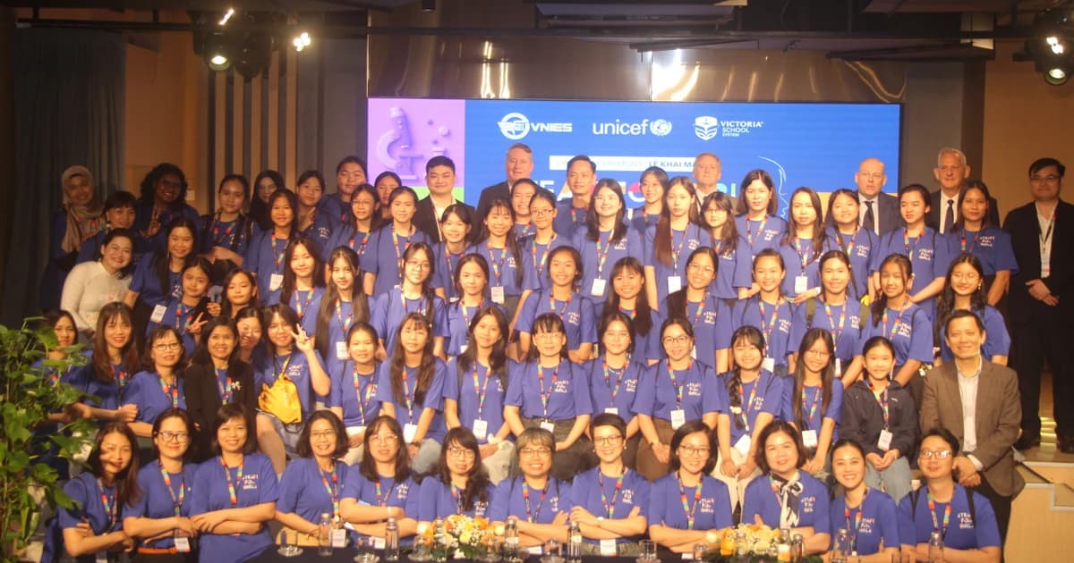 Nữ sinh chinh phục khoa học và công nghệ qua Cuộc thi STEAM Xanh