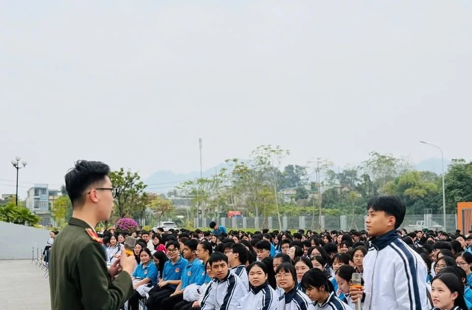 Đồng hành cùng học sinh an toàn trên không gian mạng