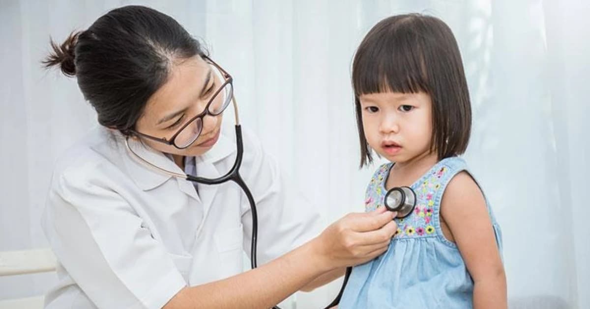 Lý do trẻ hay ốm khi trời nóng: 3 căn bệnh bố mẹ cần phòng ngừa ngay