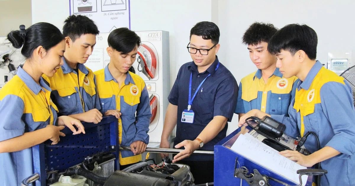 Xác lập vị thế giáo viên giáo dục thường xuyên