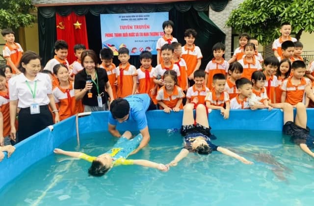 Trang bị kỹ năng phòng đuối nước, bảo đảm an toàn cho học sinh