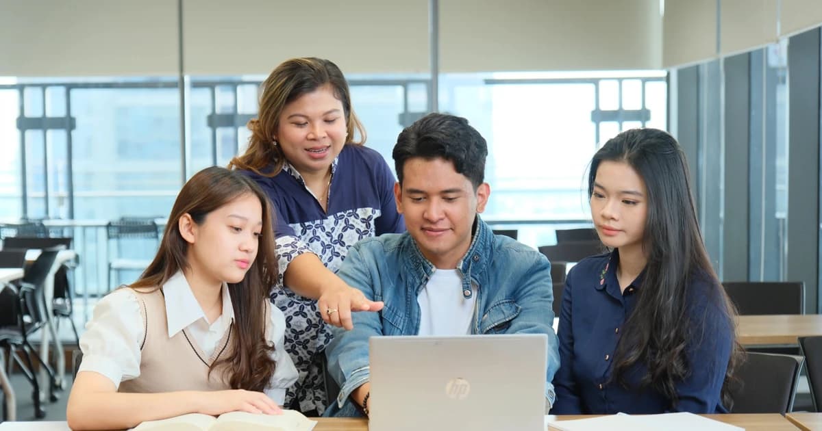 Thế giới có gần 300 triệu sinh viên