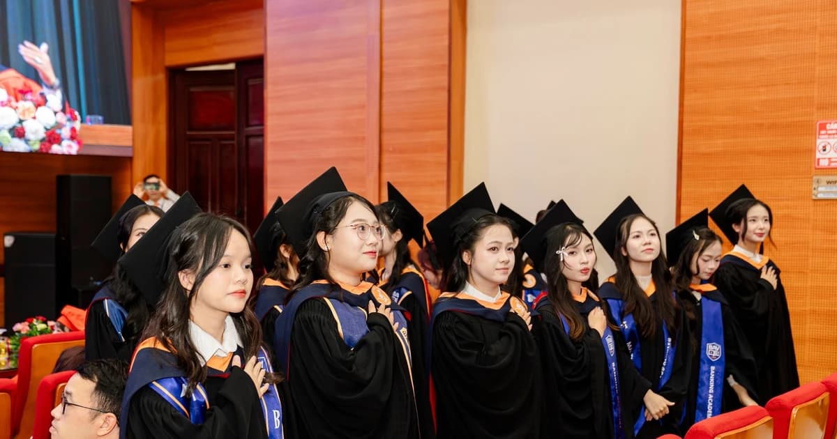 Gắn giáo dục với hệ giá trị con người và thượng tôn pháp luật