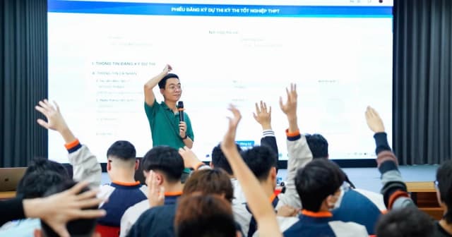 Bứt phá mùa thi nhờ 'trợ lý' AI