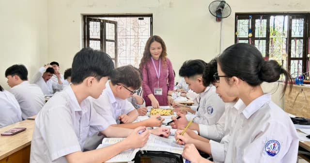 Chính thức giáo viên được hưởng phụ cấp ưu đãi theo nghề từ 20-80%