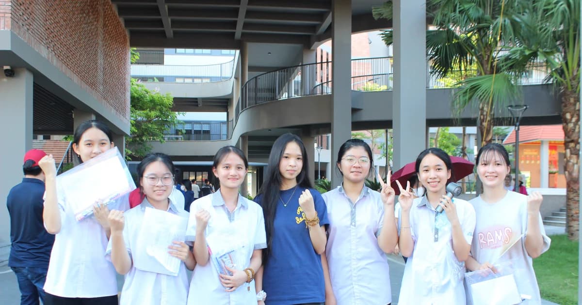 Đề Văn 'dễ thở', thí sinh Hà Tĩnh tự tin hoàn thành kỳ thi lớp 10 không chuyên