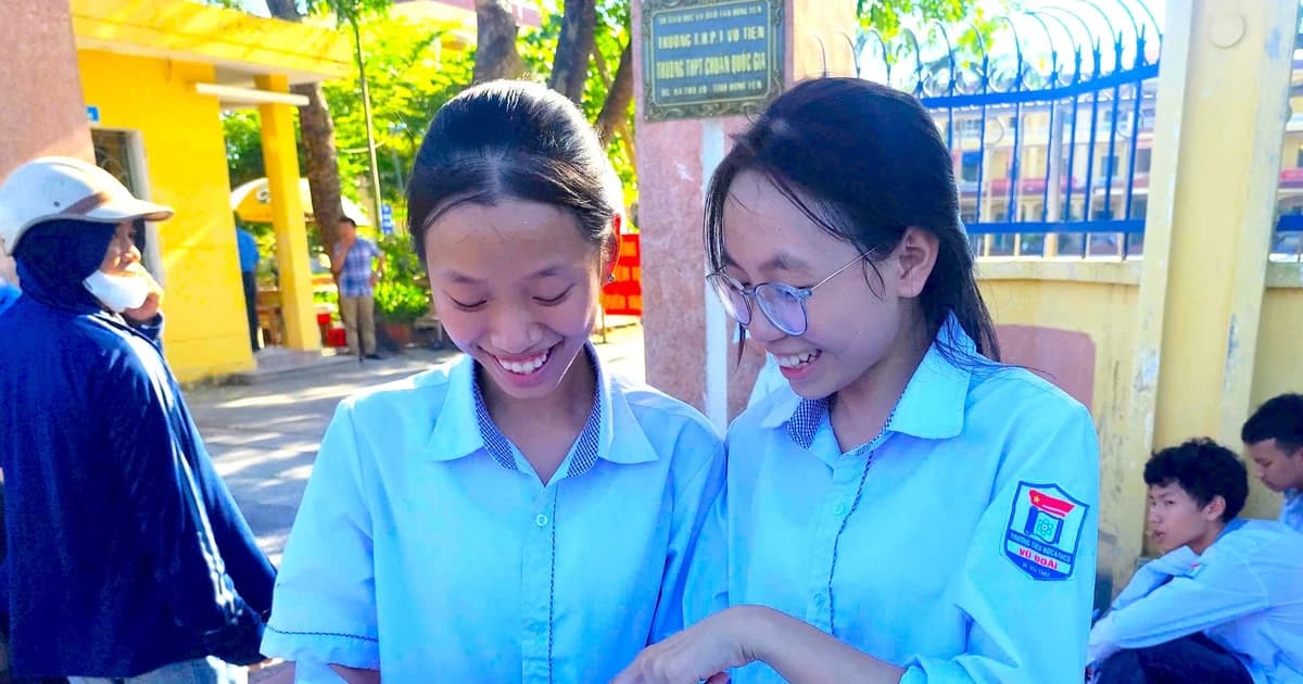 Thí sinh thi vào lớp 10 ở Hưng Yên phấn khởi sau bài thi môn Toán
