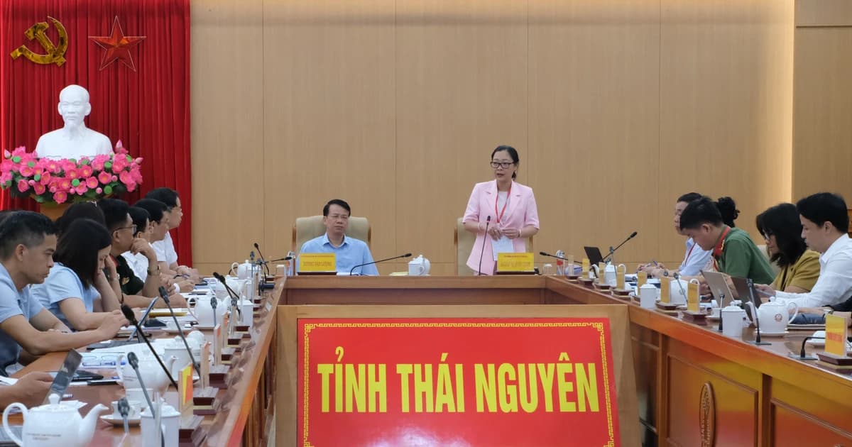Thứ trưởng Nguyễn Thị Quyên Thanh kiểm tra công tác chuẩn bị Kỳ thi tốt nghiệp THPT tại Thái Nguyên