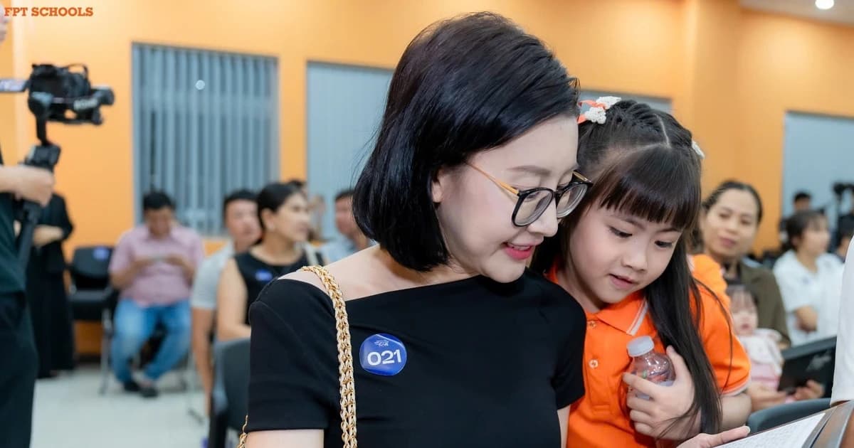 Vỡ òa cảm xúc với những lá thư tay đặc biệt trong ngày bế giảng