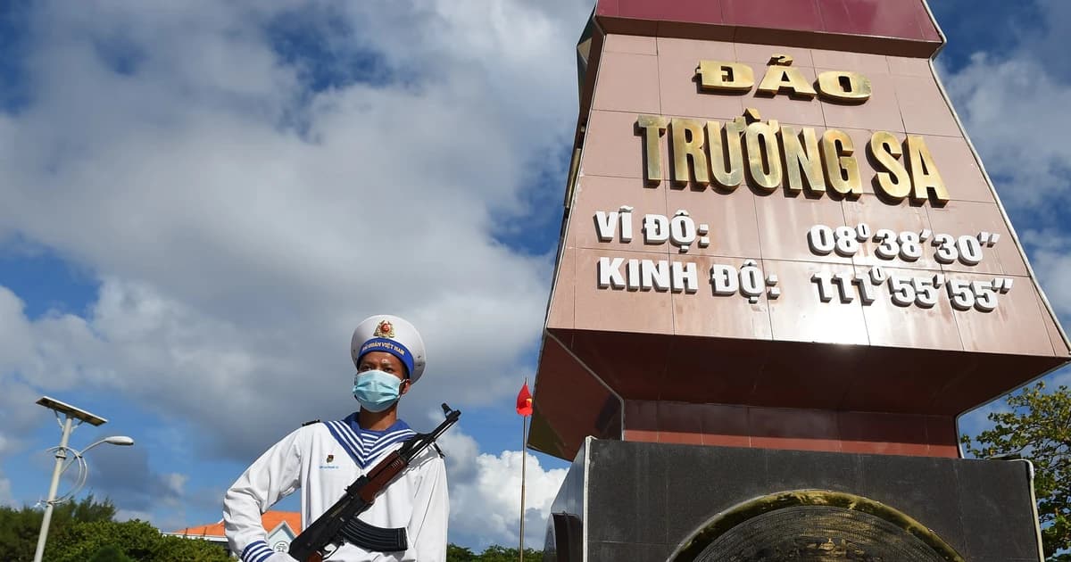 Tản mạn: 100 lá thư nhỏ vượt sóng lớn tới Trường Sa