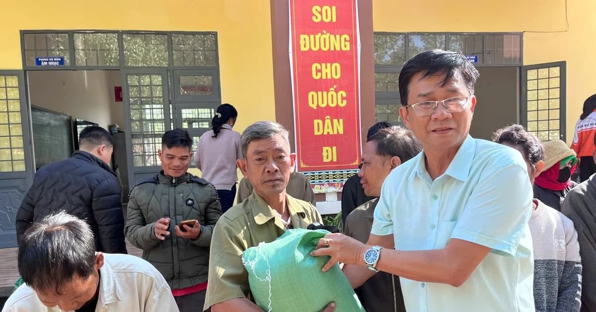 Trường PTDTBT THCS Đinh Núp nâng bước trò vùng cao bằng tri thức và yêu thương