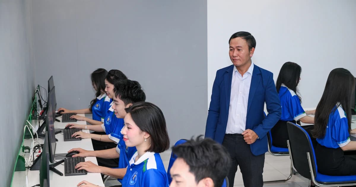 Công nghệ số: Đừng sợ AI, hãy hiểu mình