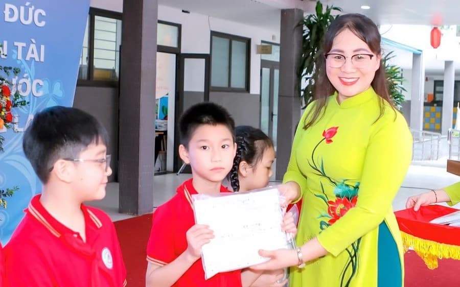 Quy định tiêu chuẩn xét tặng danh hiệu Nhà giáo ưu tú