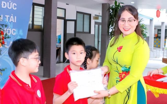 Quy định tiêu chuẩn xét tặng danh hiệu Nhà giáo ưu tú