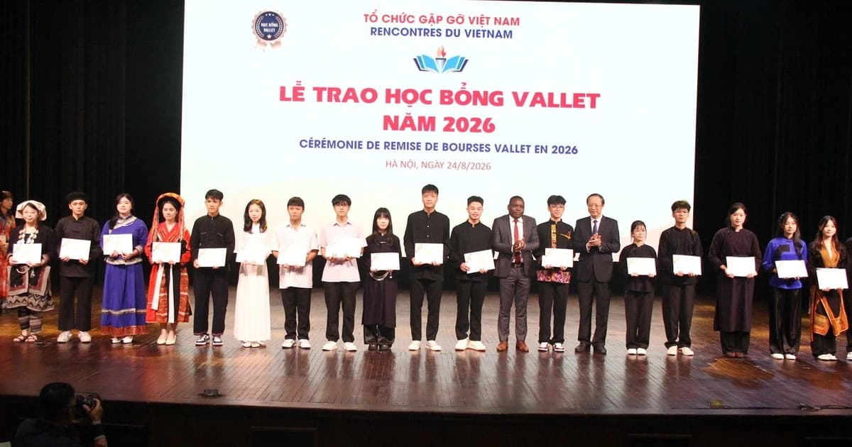 Trao 457 suất học bổng Vallet cho học sinh xuất sắc miền Bắc