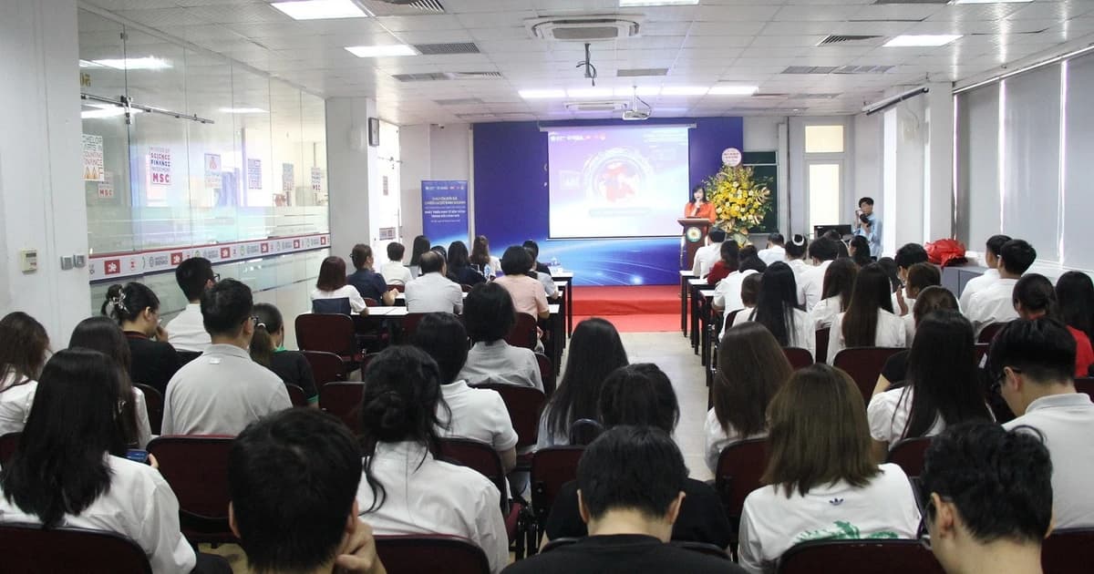 Tạo diễn đàn học thuật để sinh viên trao đổi nghiên cứu khoa học
