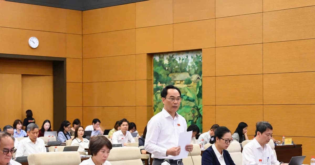 Bộ trưởng Hoàng Minh Sơn trao đổi, giải đáp nhiều vấn đề 'nóng' về giáo dục