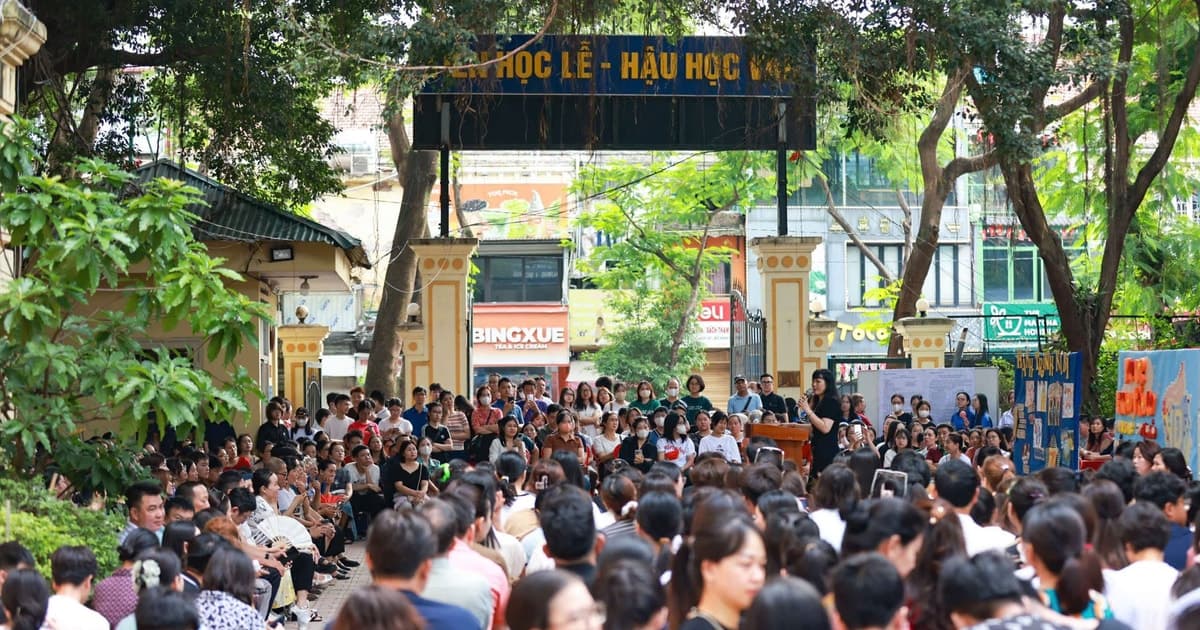 Bỏ 'hàng rào' hộ khẩu tuyển sinh lớp 10: Tháo 'nút thắt' cũ, nảy sinh bài toán mới