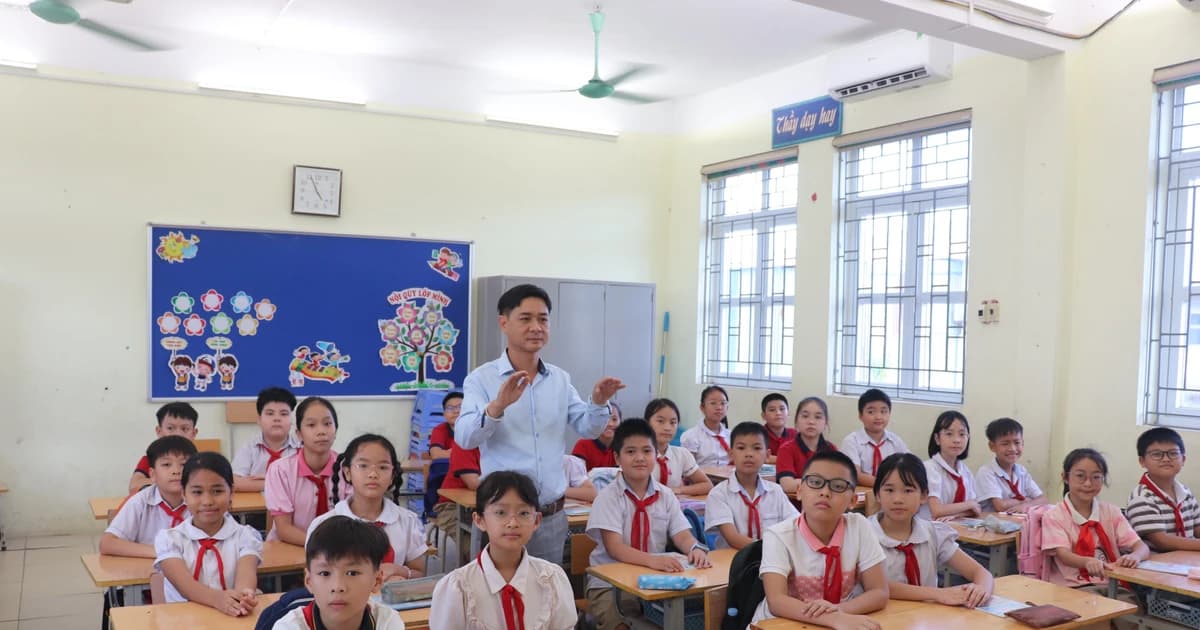 Nhạc sĩ - Nhà giáo Nguyễn Tiến Hùng: Bục giảng hòa nhịp cùng sân khấu