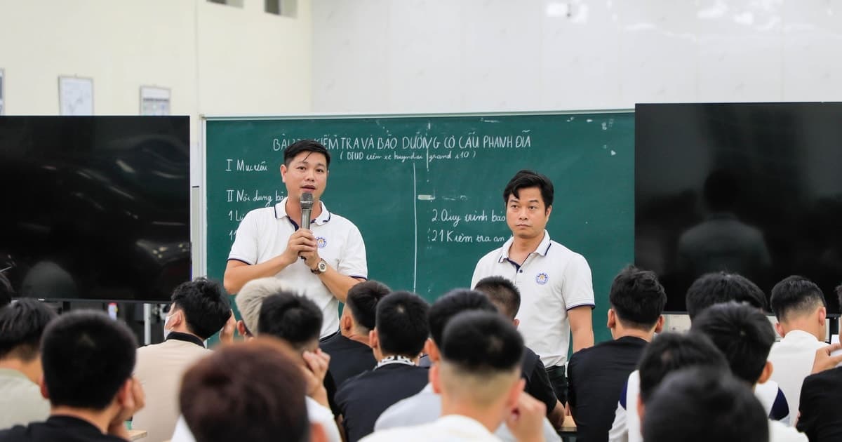 Bộ GD&ĐT lên tiếng về việc giảng viên hợp đồng có được cộng dồn thâm niên để hưởng phụ cấp?