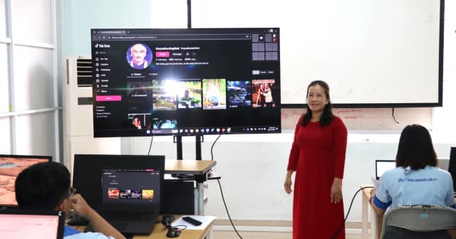 Giáo viên ở Cà Mau sử dụng AI bảo tồn và phát huy di sản truyện Bác Ba Phi