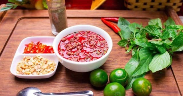 Báo động thói quen ăn tái - sống khiến bệnh nhân nhiễm sán lá gan lớn, hình thành ổ áp xe 5cm